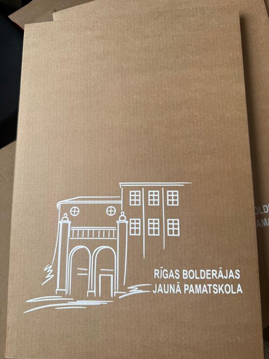 Mapes A4 dokumentiem